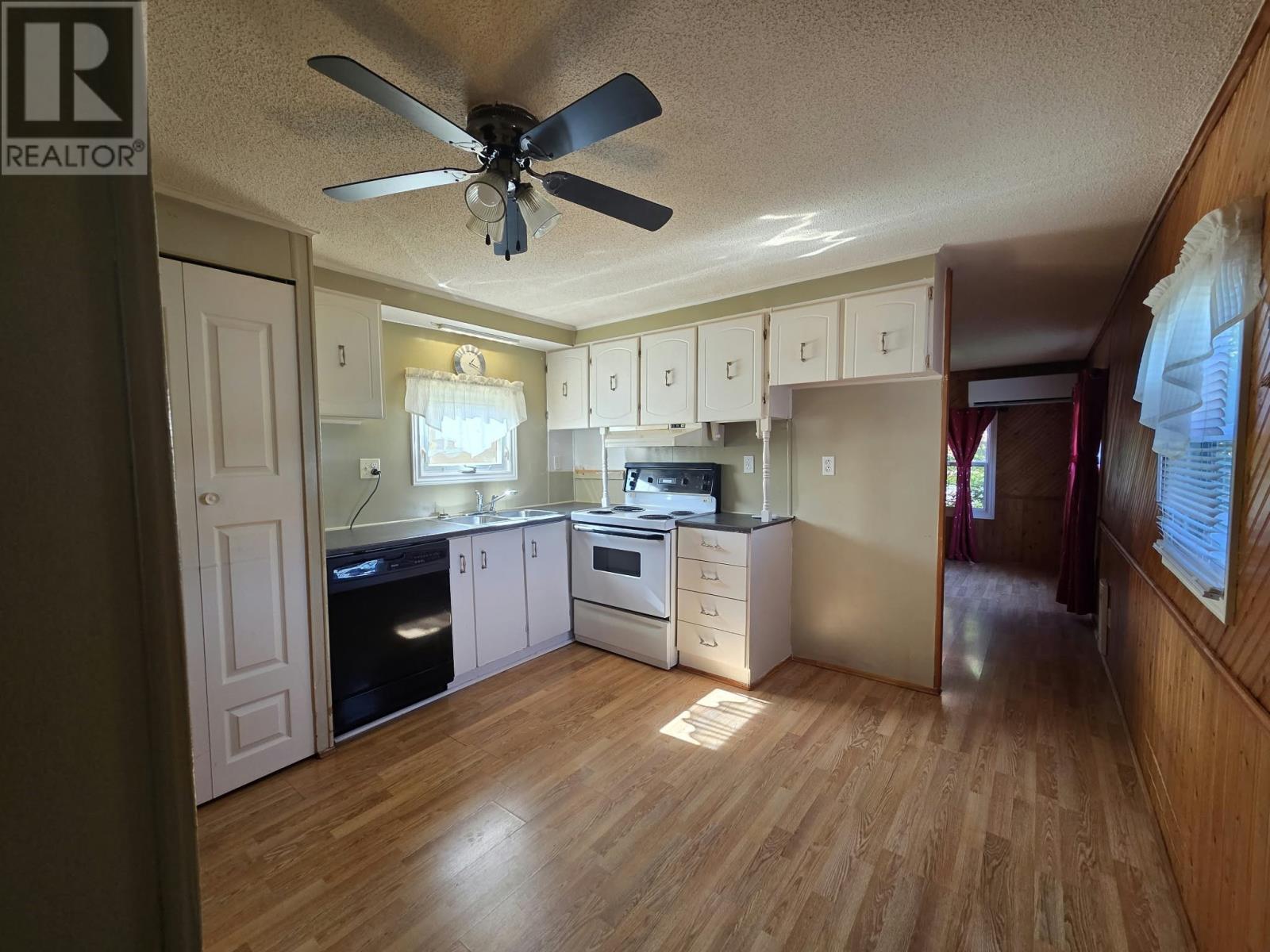 1 Wildwood Avenue, Corner Brook — photo 8