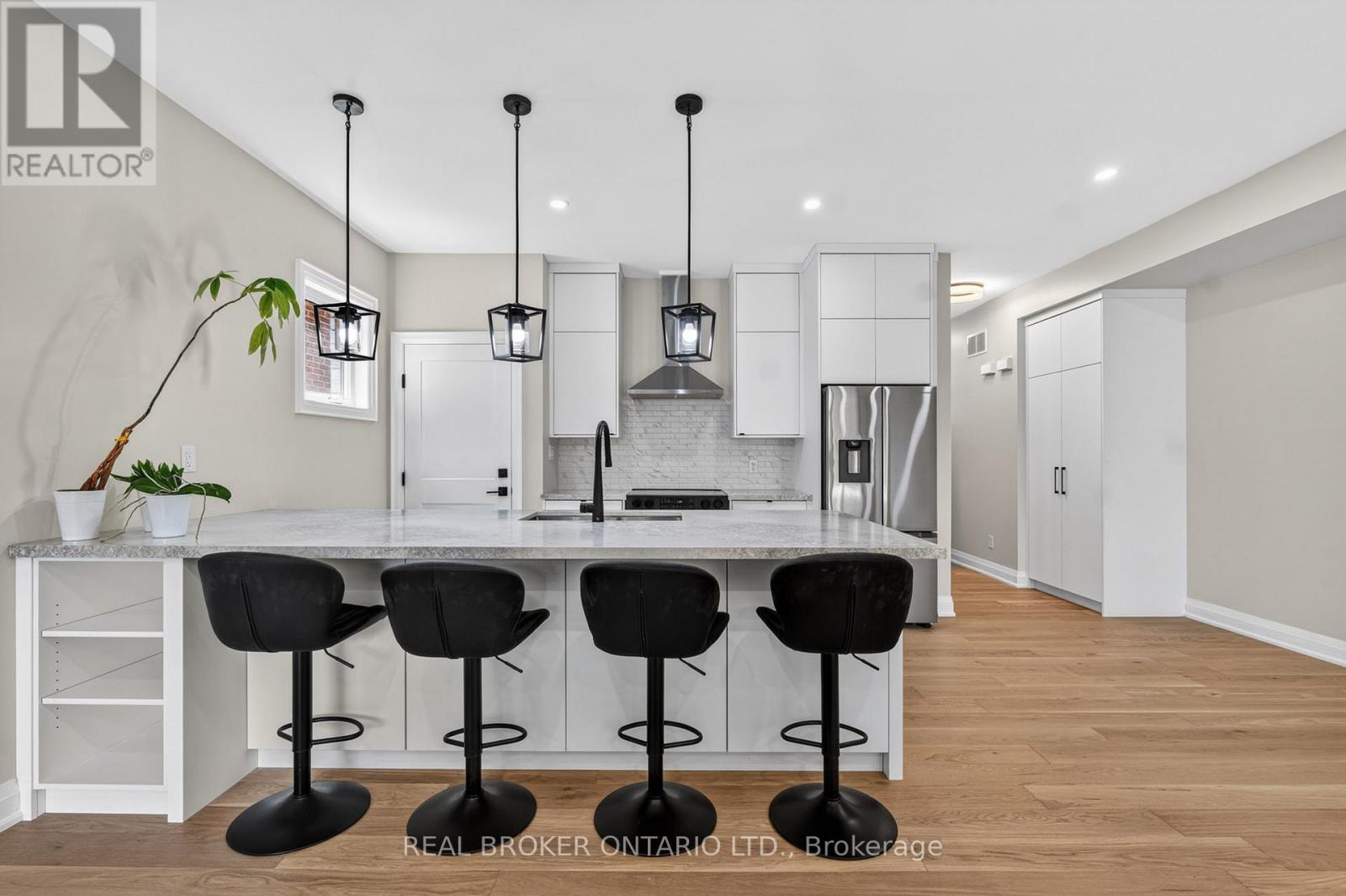 5 Marina Avenue, Toronto, Ontario  M8W 1J8 - Photo 13 - W13422802