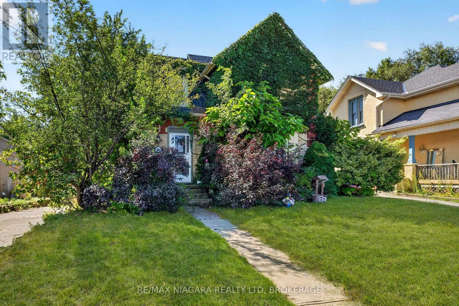 156 Terrace Hill Street, Brantford, Ontario  N3R 1G6 - Photo 2 - X13838220