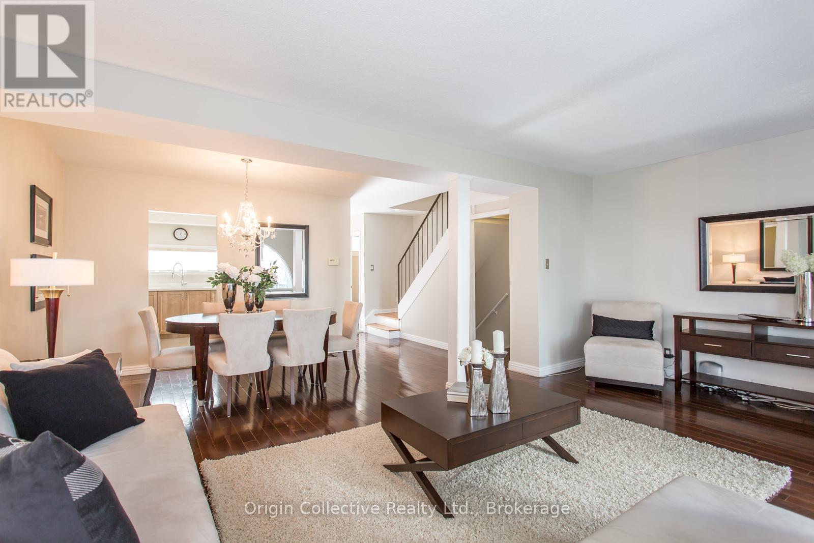 40 - 10 ESTERBROOKE AVENUE, Toronto, Ontario