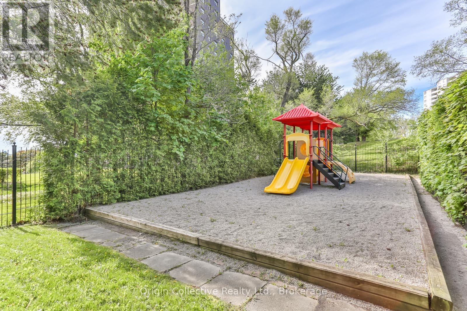 40 - 10 Esterbrooke Avenue, Toronto, Ontario  M2J 2C2 - Photo 18 - C13838162