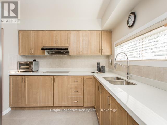 40 - 10 Esterbrooke Avenue, Toronto, Ontario  M2J 2C2 - Photo 7 - C13838162