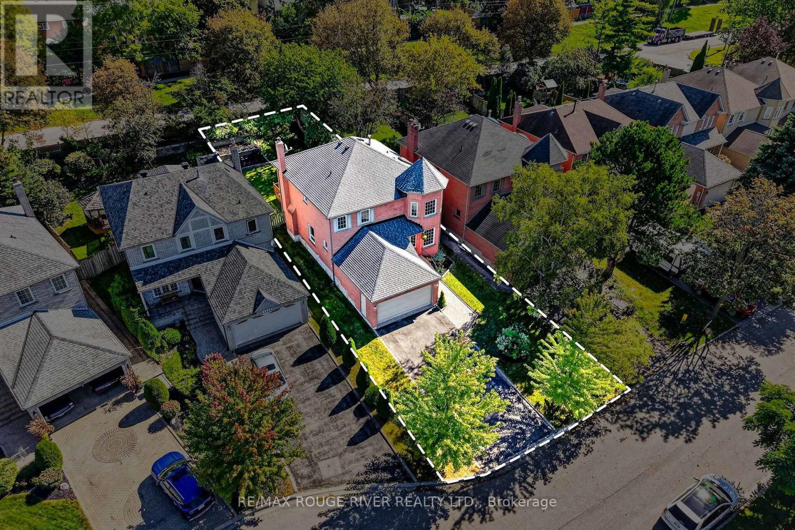1211 ENGEL COURT, Pickering, Ontario