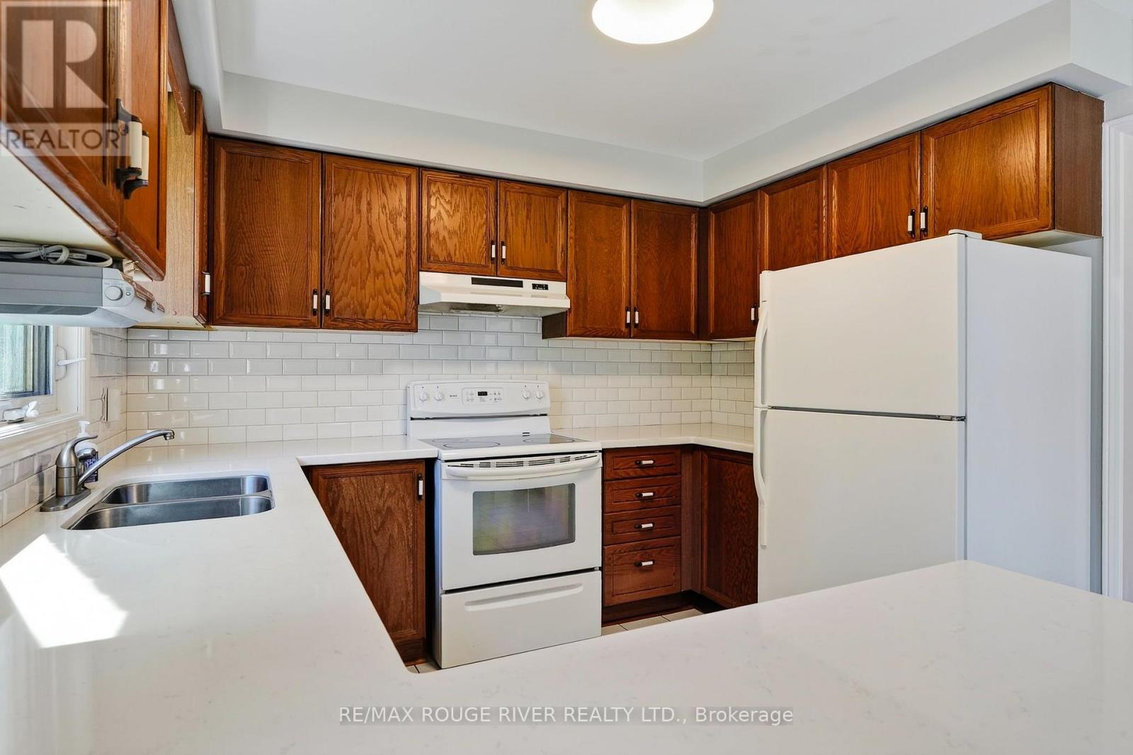 1211 Engel Court, Pickering, Ontario  L1W 3W3 - Photo 21 - E13838126