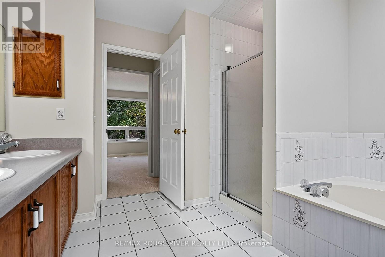 1211 Engel Court, Pickering, Ontario  L1W 3W3 - Photo 34 - E13838126
