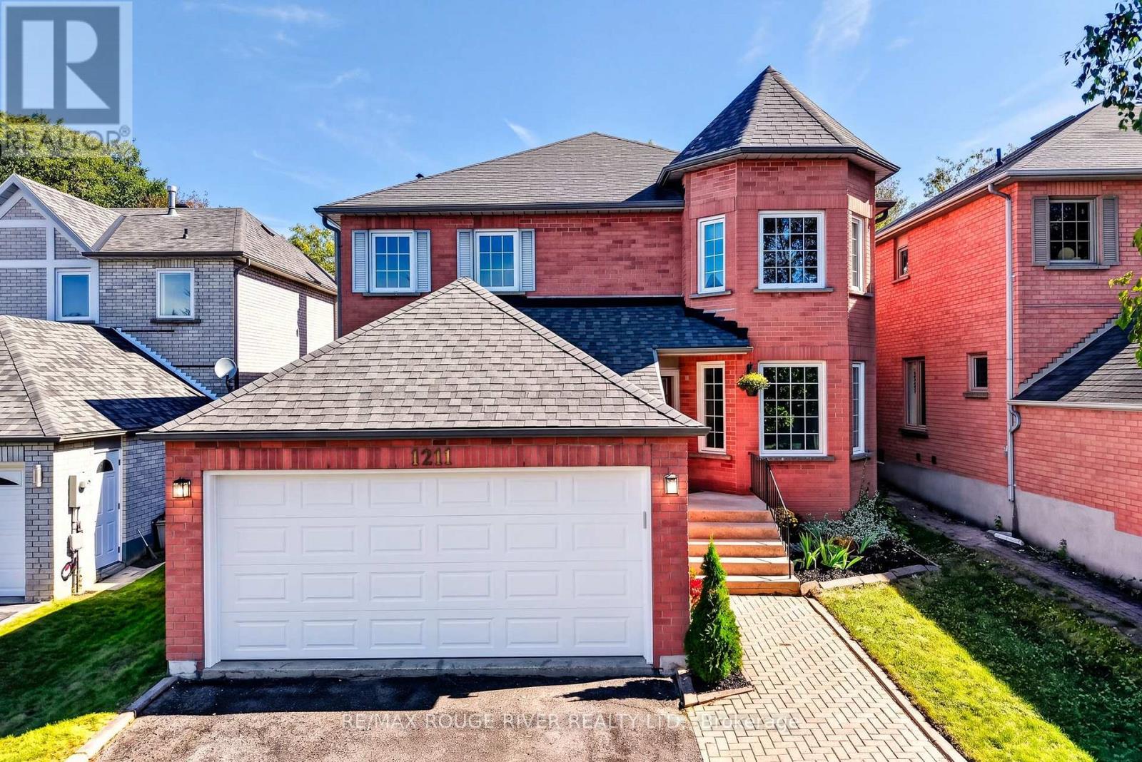 1211 Engel Court, Pickering, Ontario  L1W 3W3 - Photo 4 - E13838126