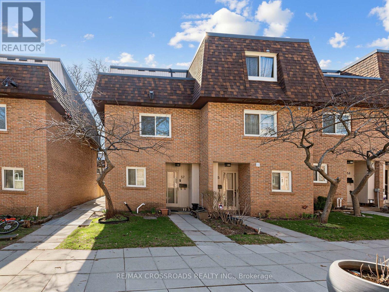 57 - 275 MANSE ROAD, Toronto, Ontario