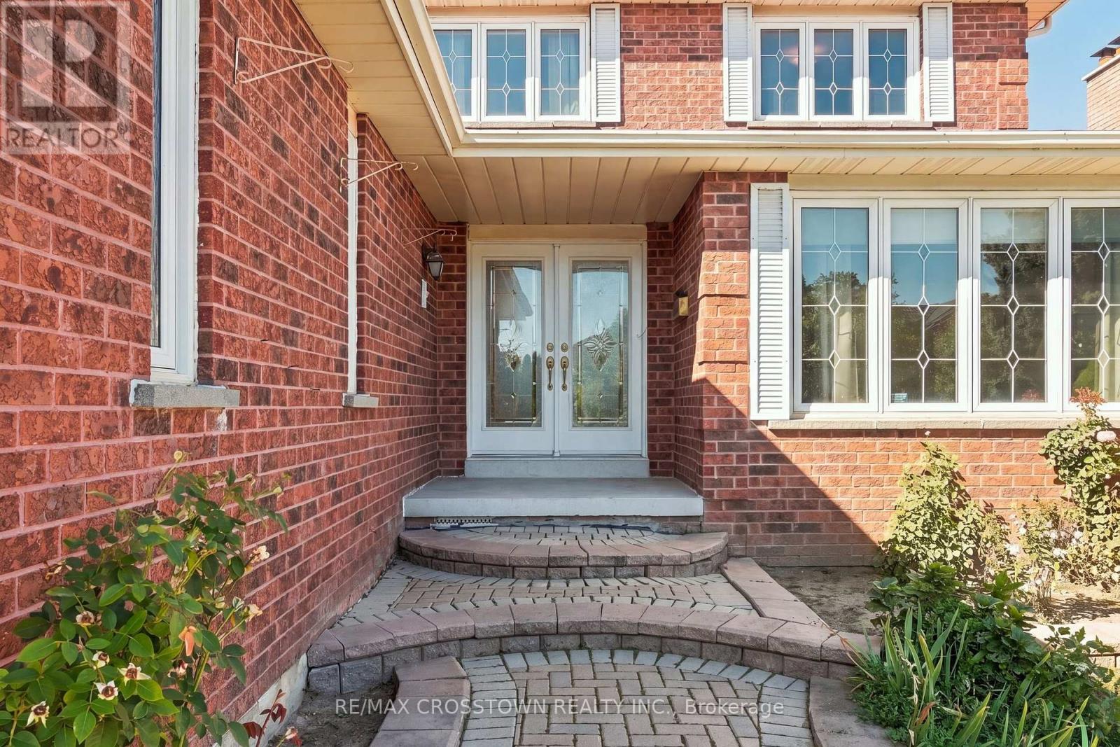 322 Forest Drive, Vaughan, Ontario  L4L 3T6 - Photo 2 - N13838096