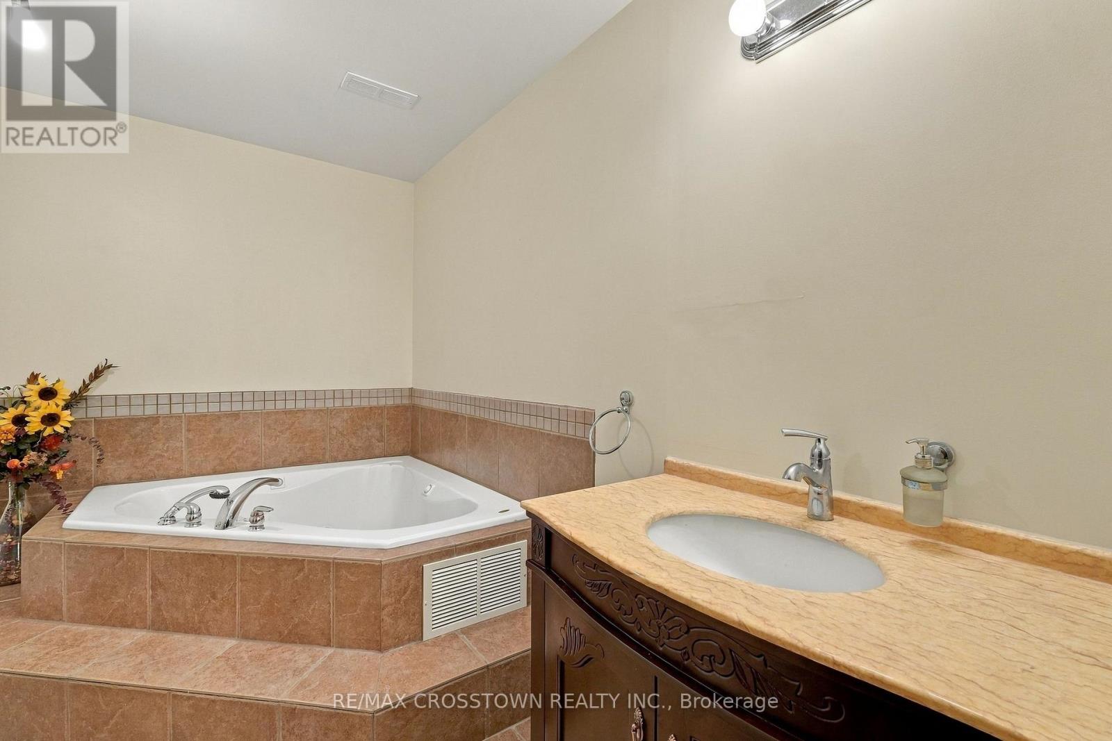 322 Forest Drive, Vaughan, Ontario  L4L 3T6 - Photo 32 - N13838096