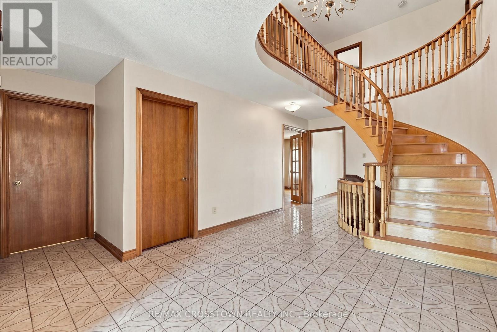 322 Forest Drive, Vaughan, Ontario  L4L 3T6 - Photo 5 - N13838096