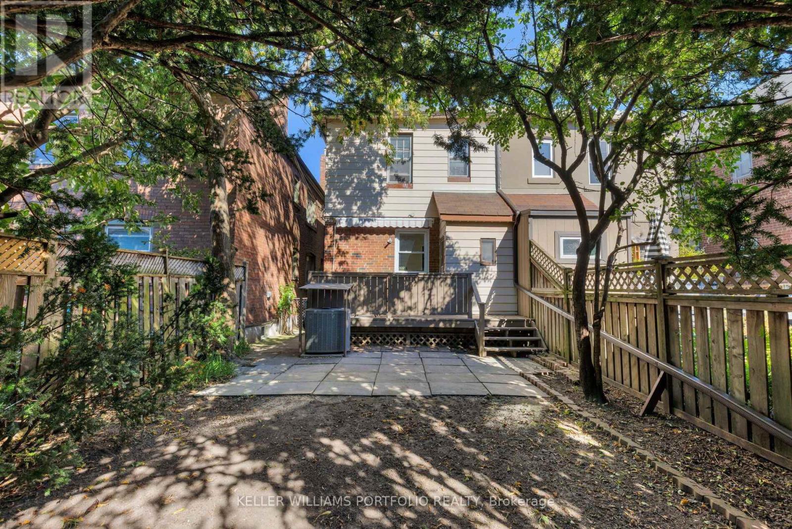 279 Garden Avenue, Toronto, Ontario  M6R 1J4 - Photo 17 - W13838092