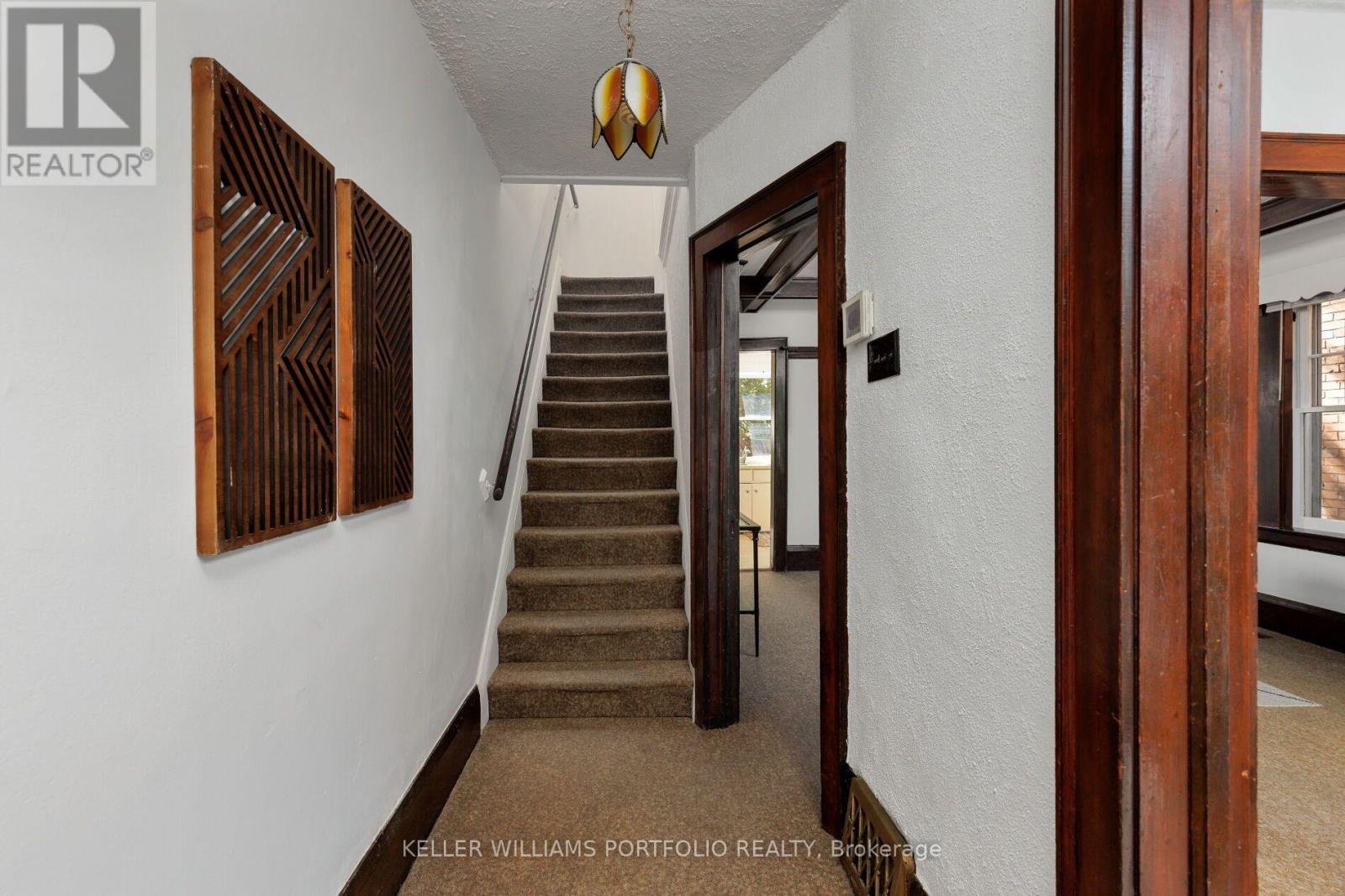 279 Garden Avenue, Toronto, Ontario  M6R 1J4 - Photo 19 - W13838092
