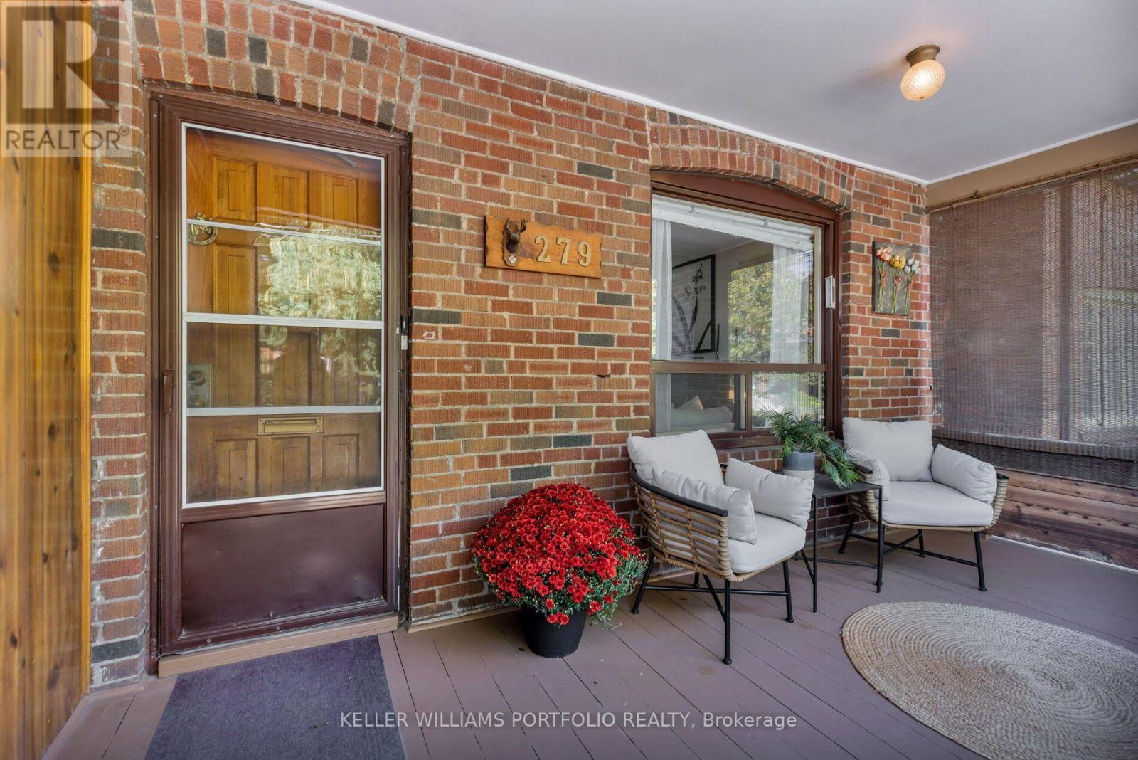279 Garden Avenue, Toronto, Ontario  M6R 1J4 - Photo 2 - W13838092