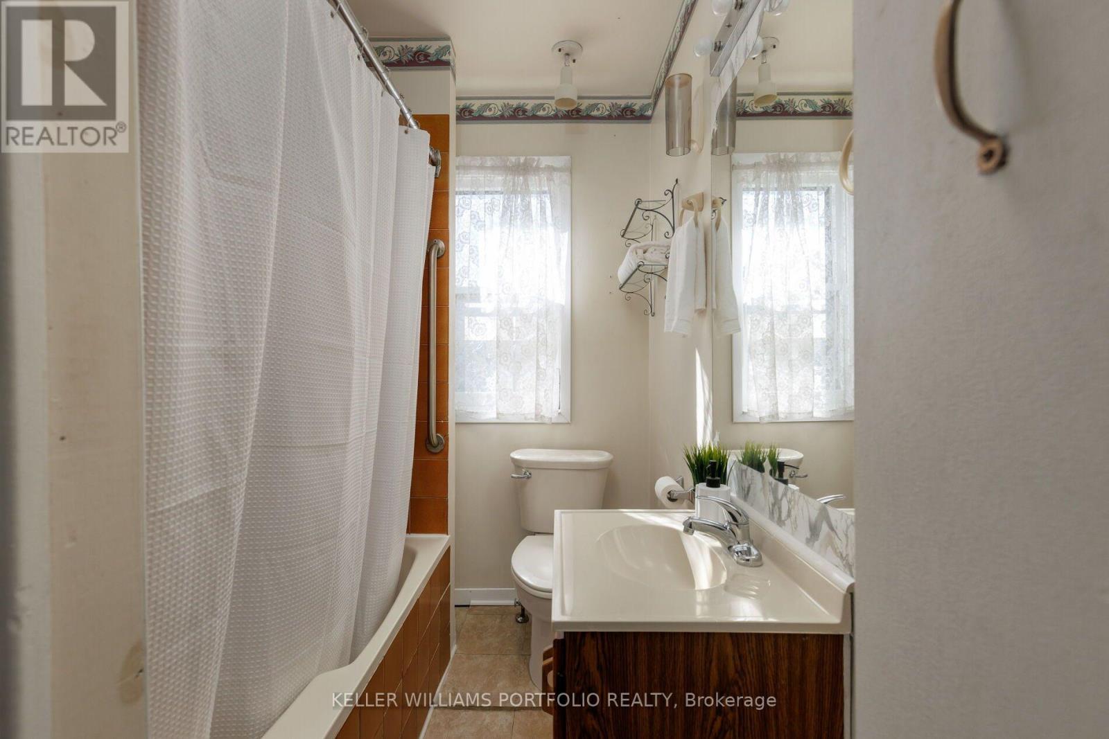279 Garden Avenue, Toronto, Ontario  M6R 1J4 - Photo 28 - W13838092