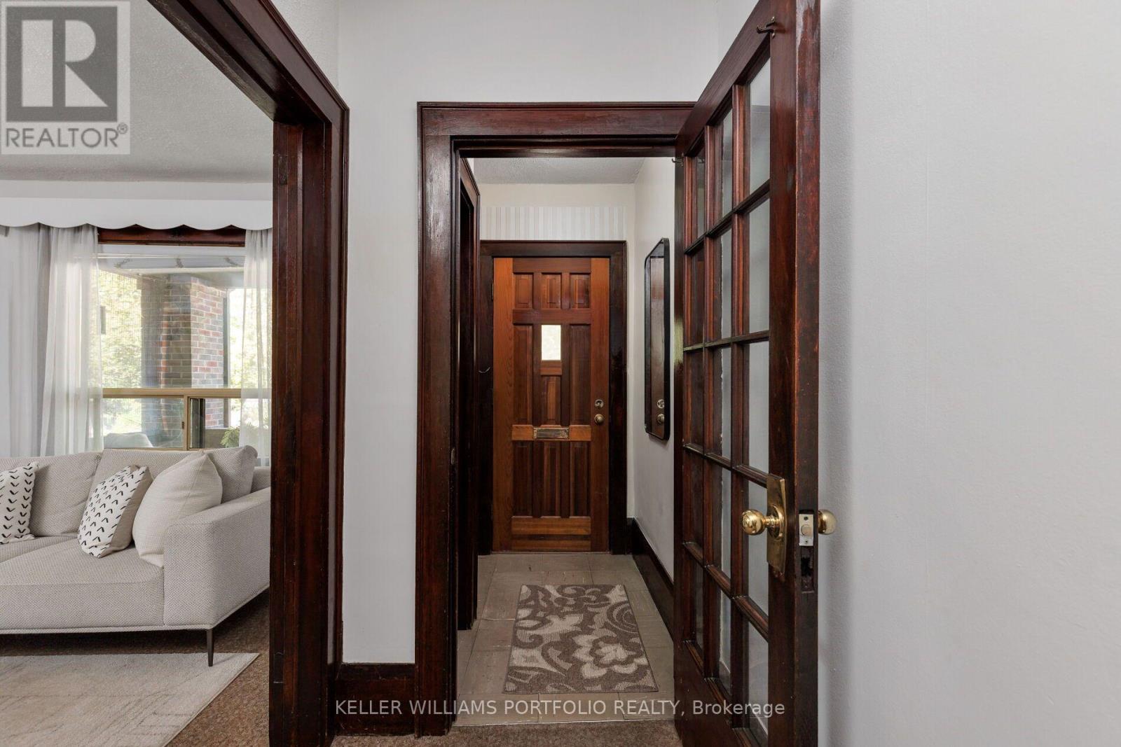 279 Garden Avenue, Toronto, Ontario  M6R 1J4 - Photo 3 - W13838092
