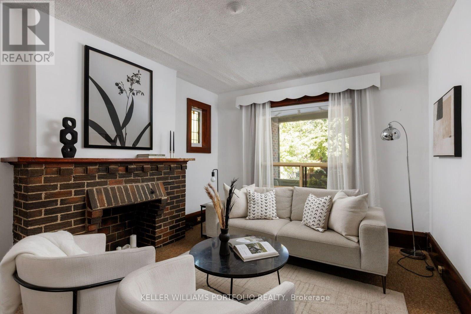 279 Garden Avenue, Toronto, Ontario  M6R 1J4 - Photo 5 - W13838092