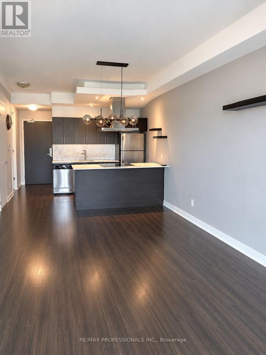 2033 - 165 Legion Road N, Toronto, Ontario  M8Y 0B3 - Photo 2 - W13838174