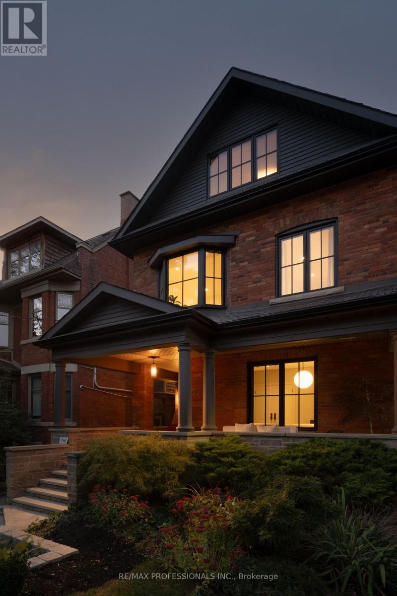 286 Wright Avenue, Toronto, Ontario  M6R 1L9 - Photo 2 - W13838208