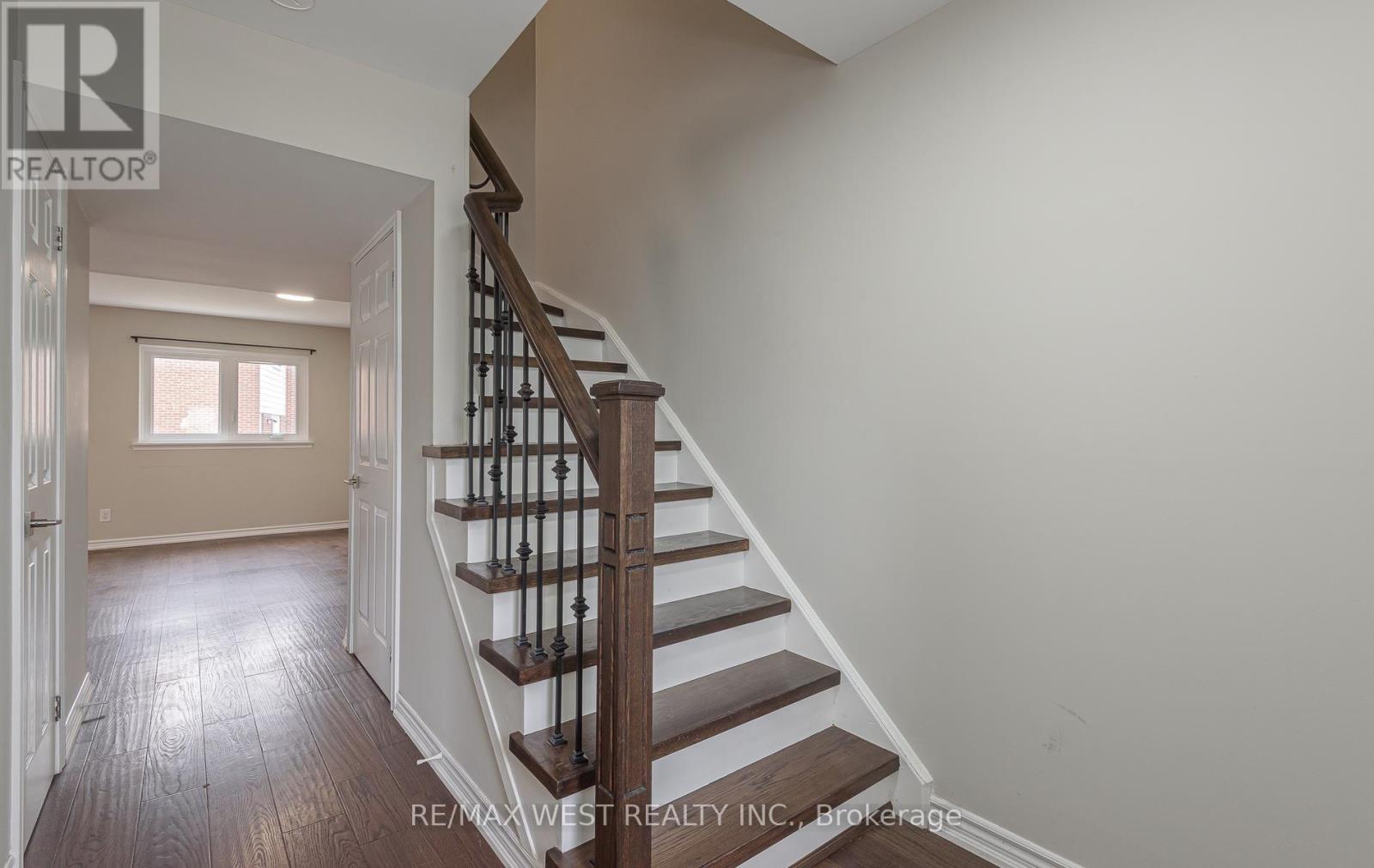 104 - 900 Central Park Drive, Brampton, Ontario  L6S 3J6 - Photo 5 - W13816302