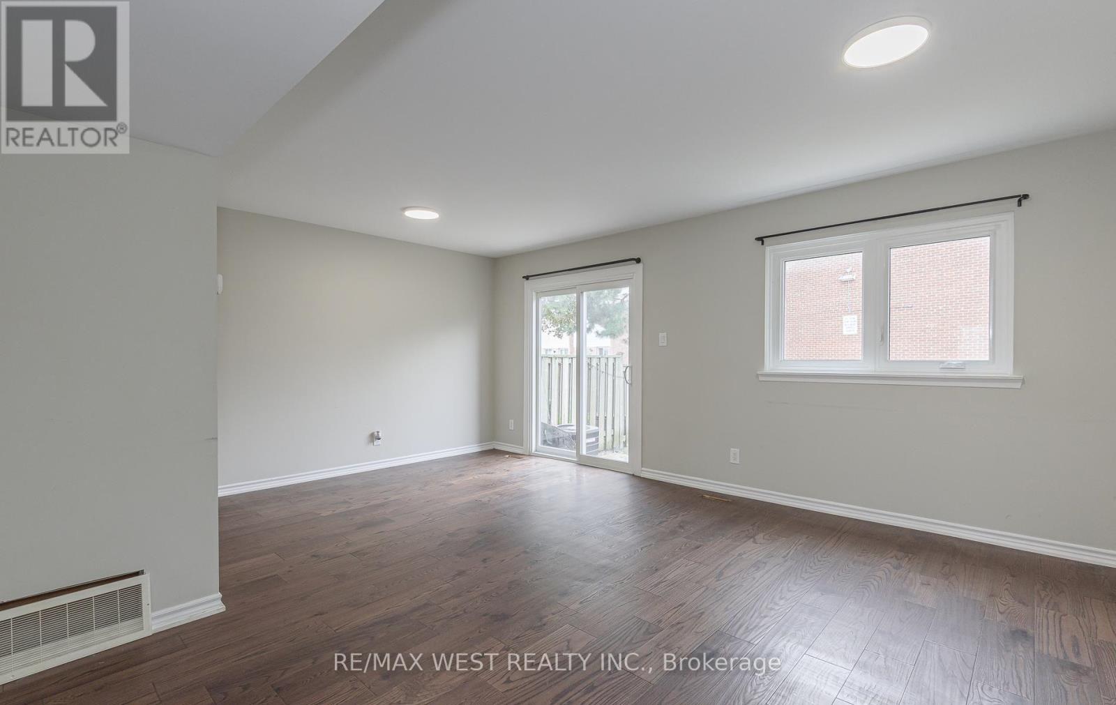 104 - 900 Central Park Drive, Brampton, Ontario  L6S 3J6 - Photo 12 - W13816302