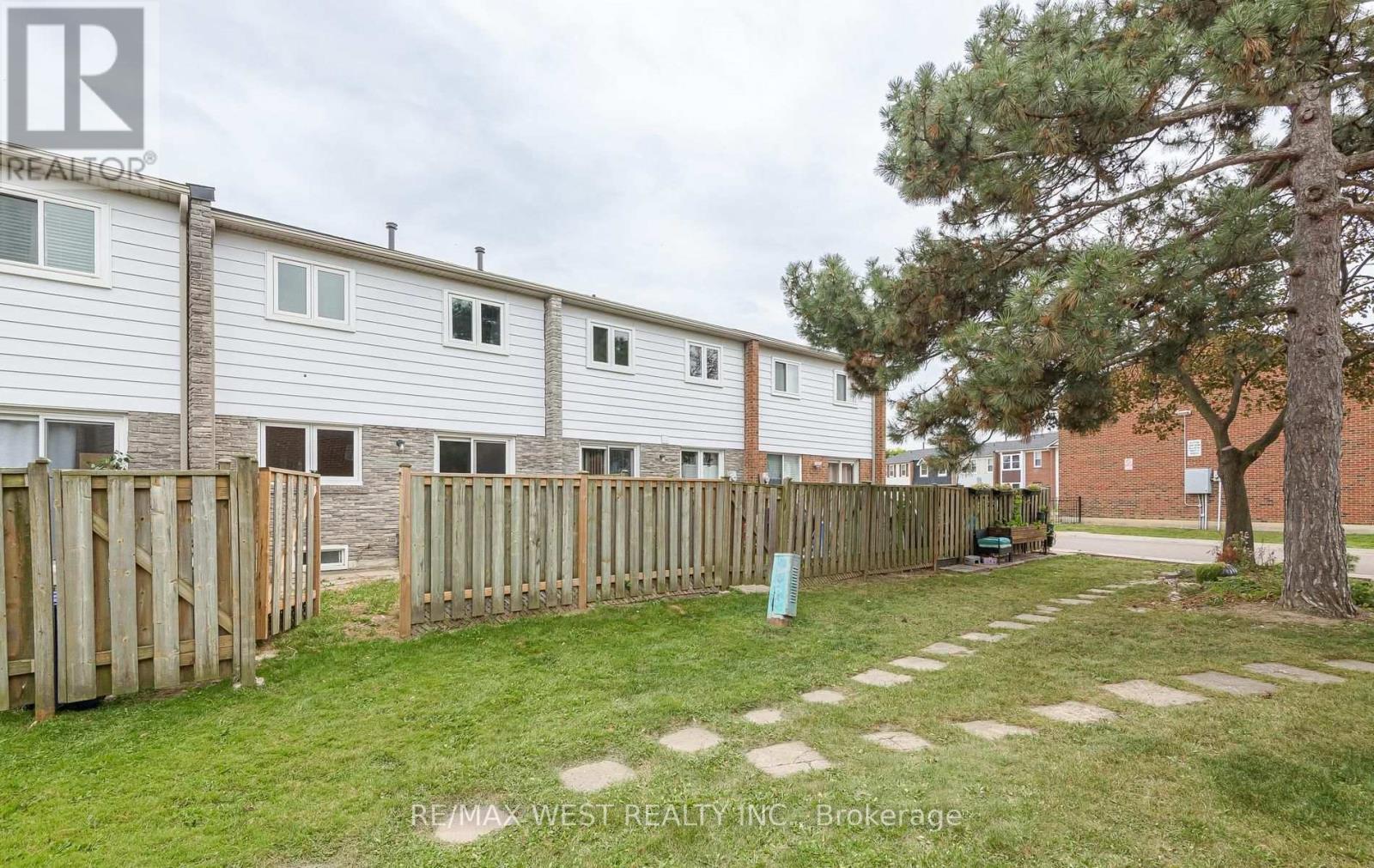 104 - 900 Central Park Drive, Brampton, Ontario  L6S 3J6 - Photo 31 - W13816302
