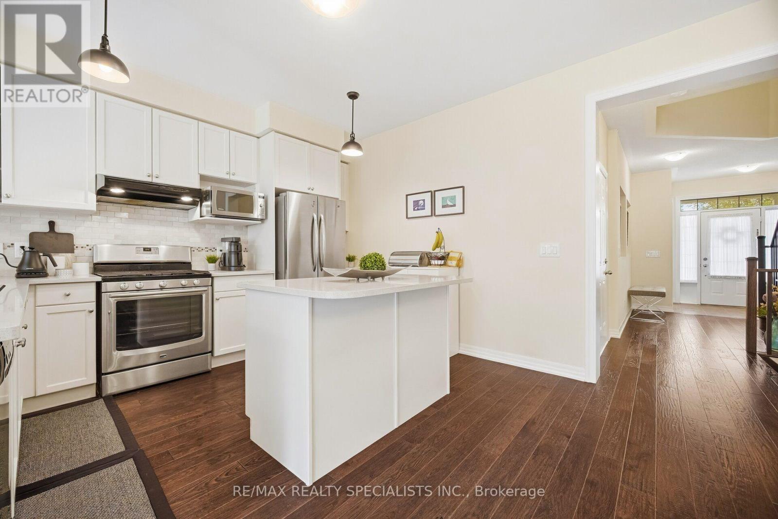 92 Hanson Crescent, Milton, Ontario  L9T 8L5 - Photo 4 - W13802562