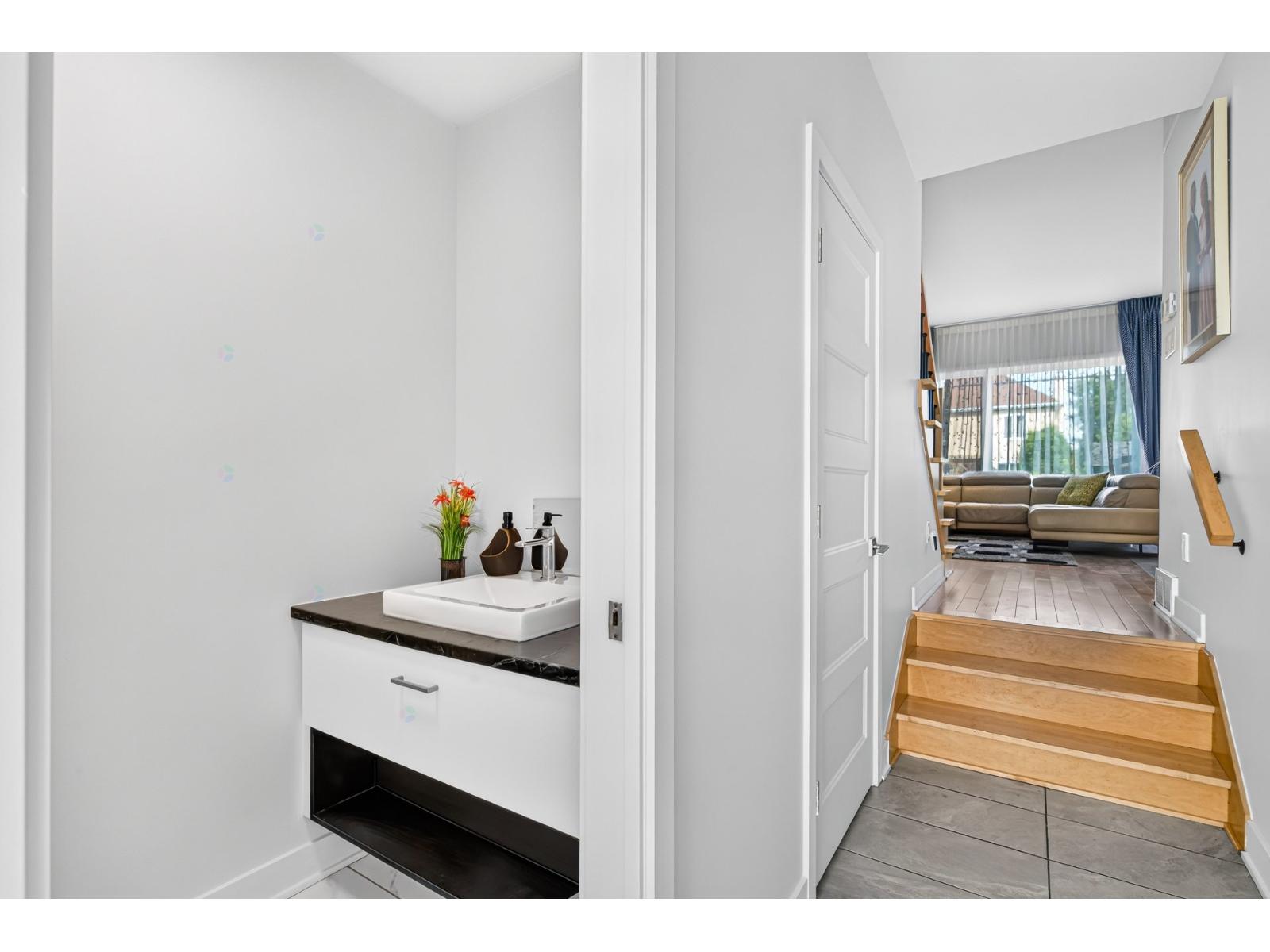 81 Rue Lalonde Mercier Quebec Canada J6R1C9 4