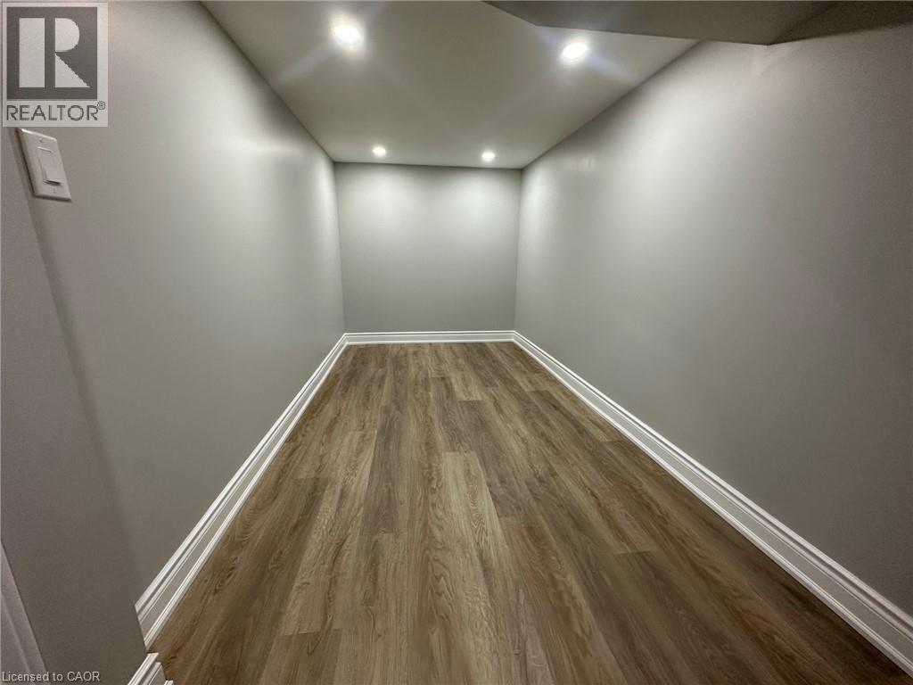 906 Farmstead Drive Unit# Lower, Milton, Ontario  L9T 8J5 - Photo 4 - 40867283