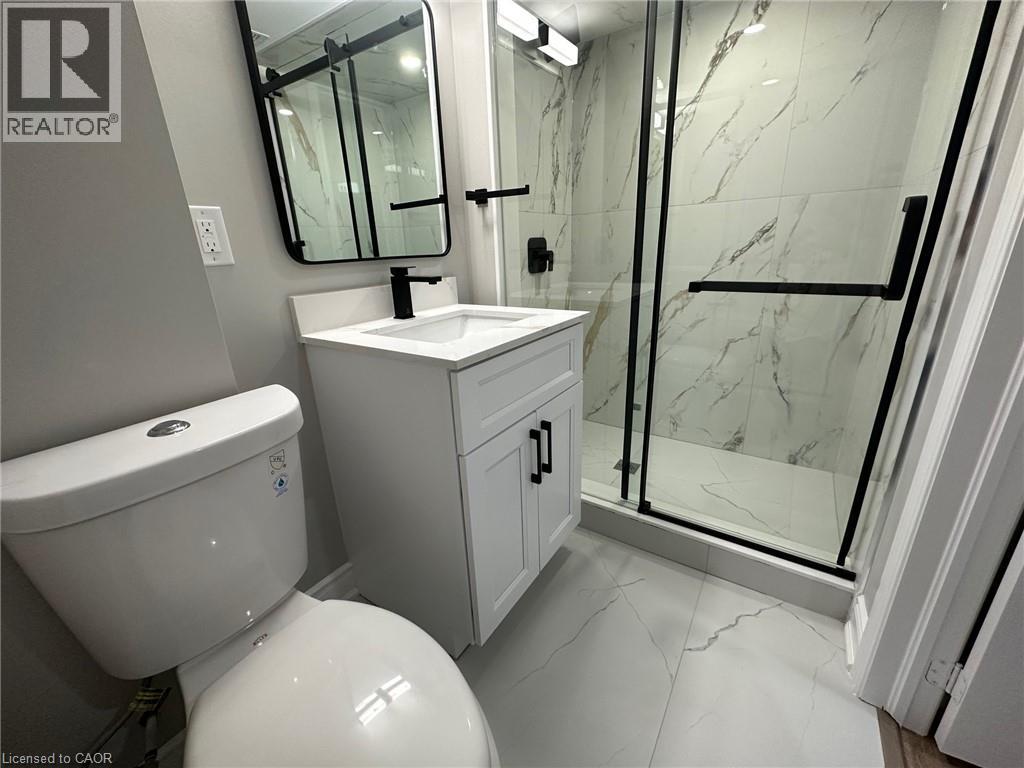 906 FARMSTEAD Drive Unit# Lower