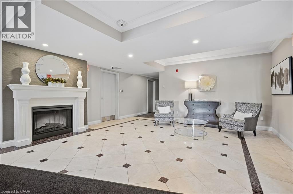 390 Upper Middle Road Unit# 301, Oakville, Ontario  L6H 0A5 - Photo 3 - 40867001