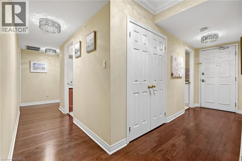 390 Upper Middle Road Unit# 301, Oakville, Ontario  L6H 0A5 - Photo 5 - 40867001
