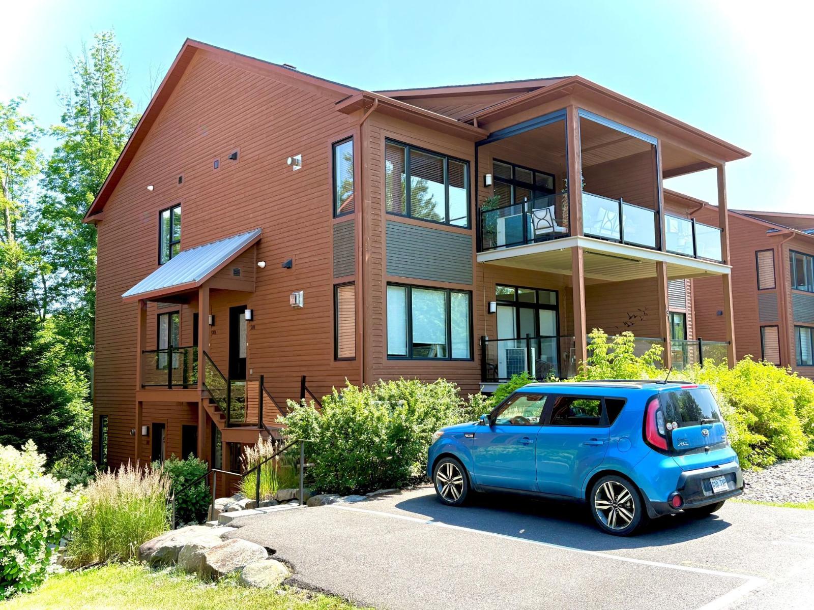 191 Av. de l'Hôtel-de-Ville|#101 Bromont Quebec Canada J2L0N1