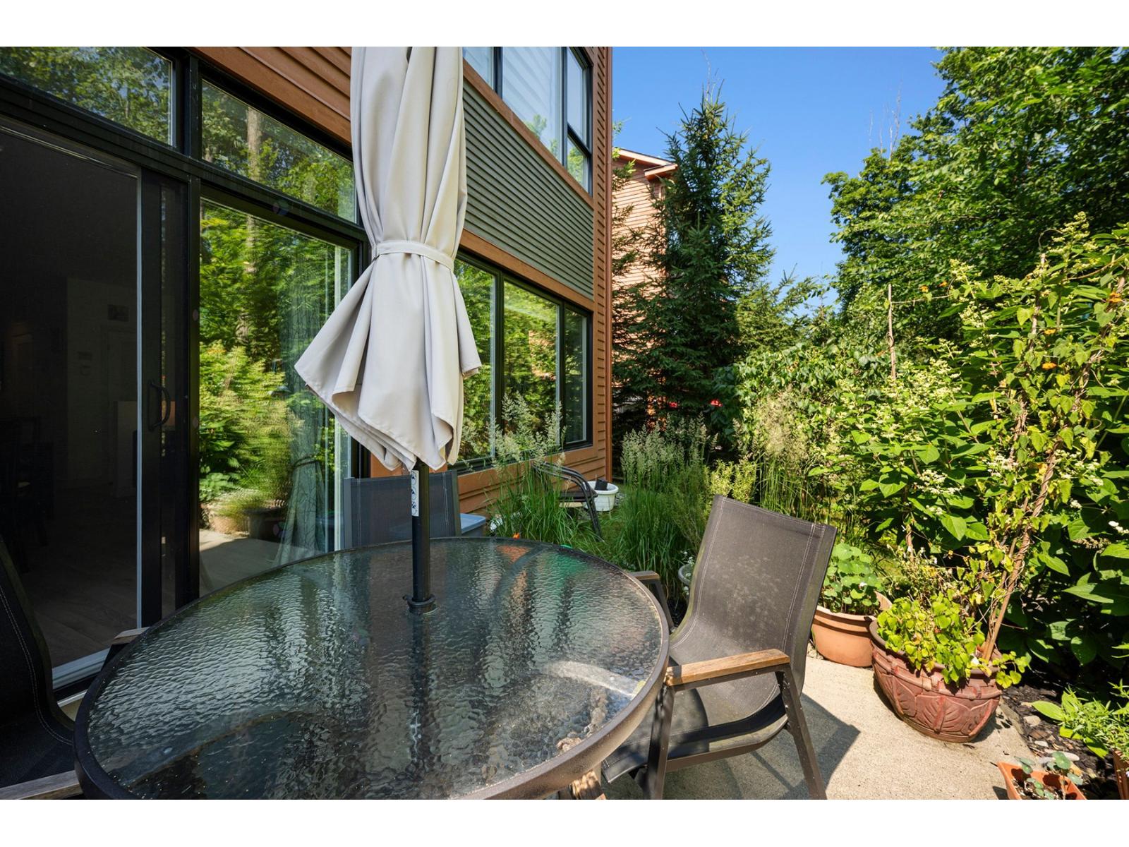191 Av. de l'Hôtel-de-Ville|#101 Bromont Quebec Canada J2L0N1 4