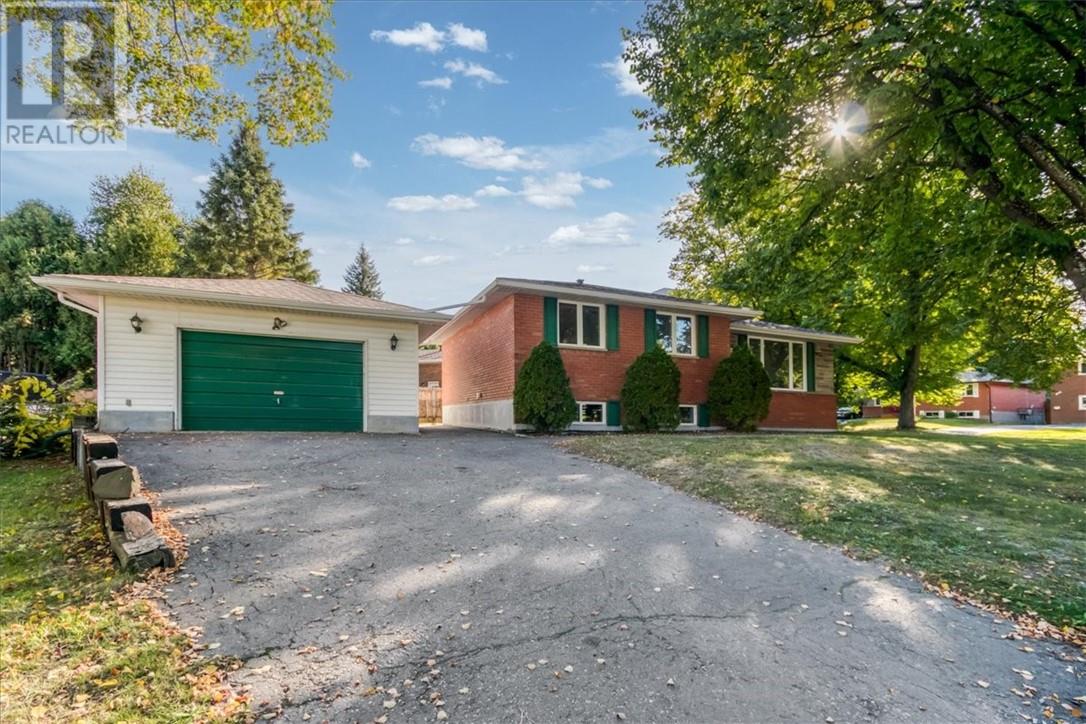 2015 Elderwood Drive, Sudbury, Ontario  P3B 2A7 - Photo 3 - 2130515
