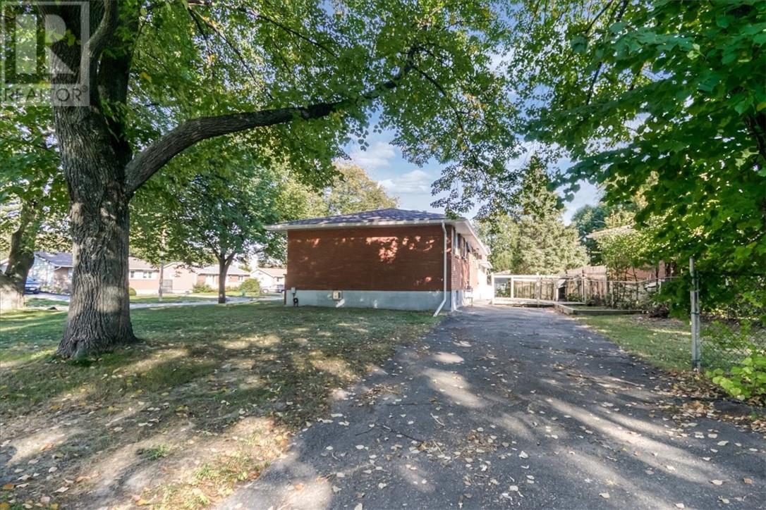 2015 Elderwood Drive, Sudbury, Ontario  P3B 2A7 - Photo 6 - 2130515