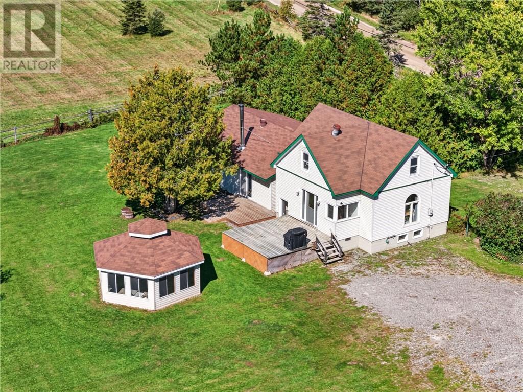 365 Jumbo Road, Wahnapitae, Ontario  P0M 3C0 - Photo 2 - 2130501