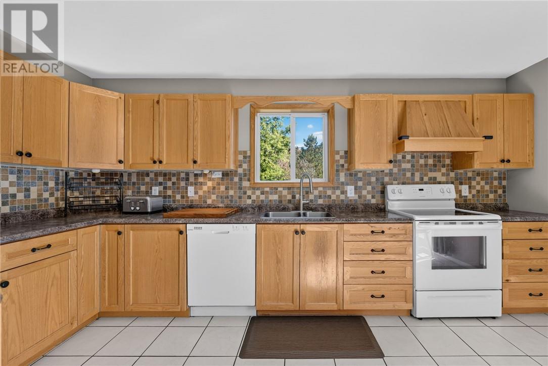365 Jumbo Road, Wahnapitae, Ontario  P0M 3C0 - Photo 8 - 2130501