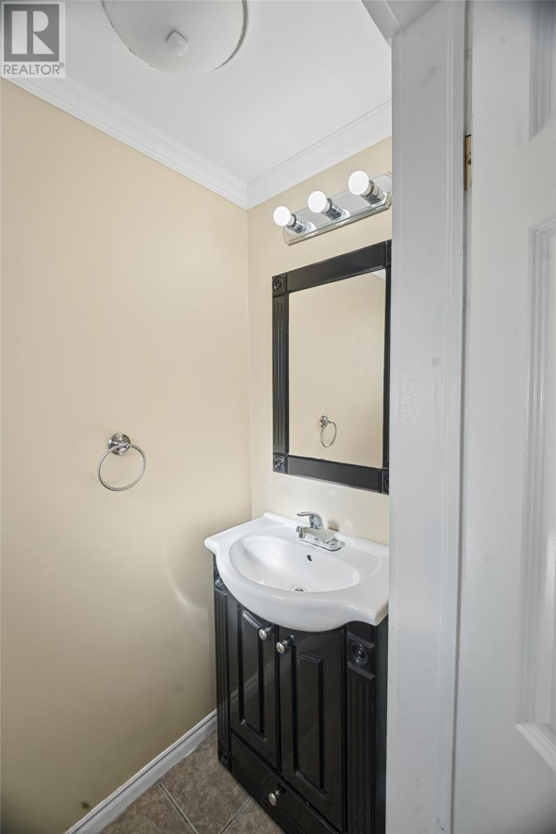 743 St Thomas Line, Paradise — photo 12