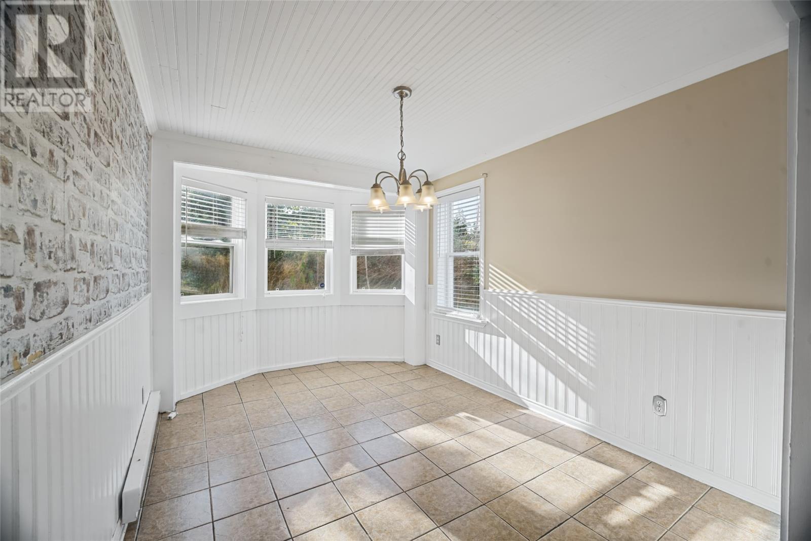 743 St Thomas Line, Paradise — photo 20