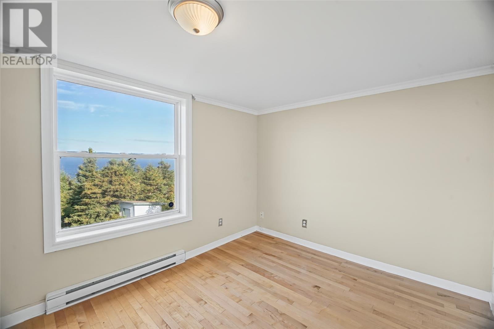 743 St Thomas Line, Paradise — photo 23
