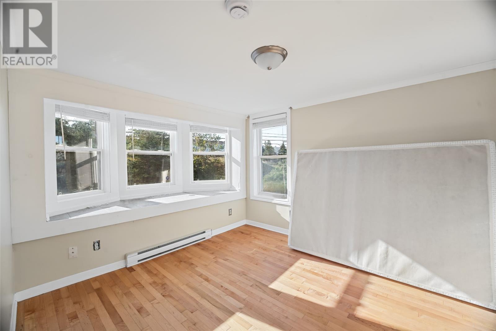 743 St Thomas Line, Paradise — photo 30
