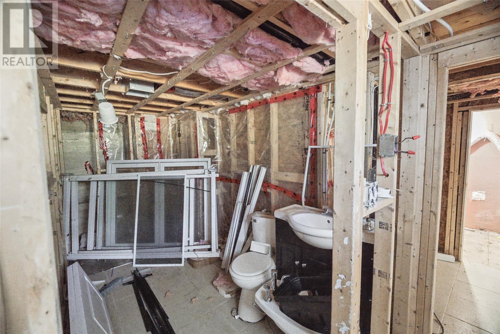 743 St Thomas Line, Paradise — photo 31