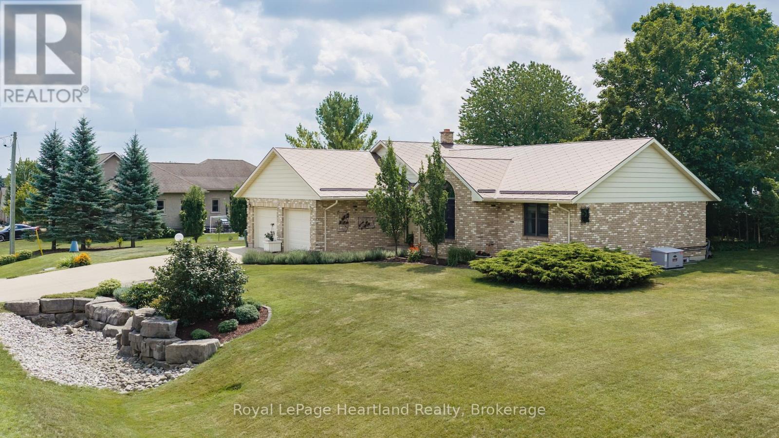 51 Kruse Drive, Huron East, Ontario  N0K 1G0 - Photo 2 - X13838374