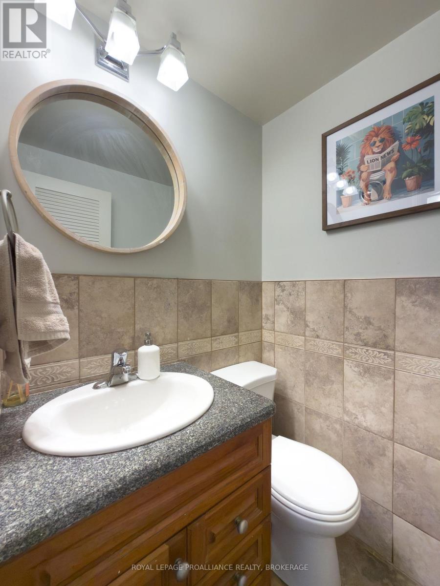 289 Avenue Road, Kingston, Ontario  K7M 1C8 - Photo 4 - X13838380