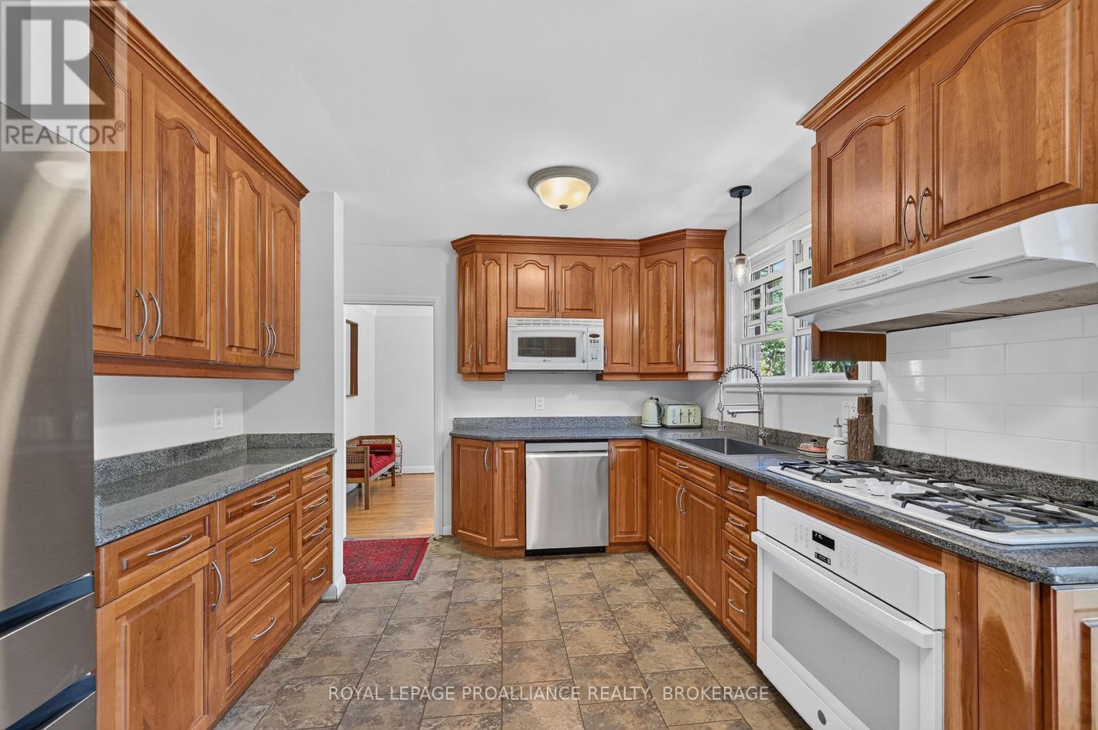289 Avenue Road, Kingston, Ontario  K7M 1C8 - Photo 8 - X13838380