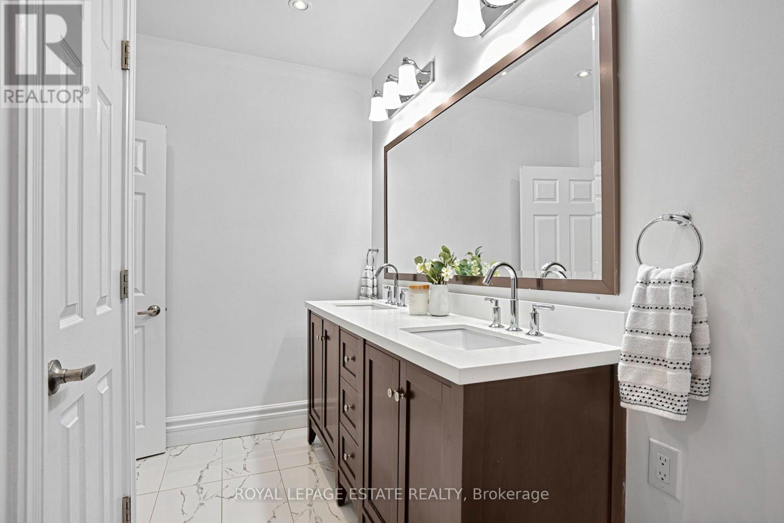 21 Brighton Avenue, Toronto (South Riverdale), Ontario  M4M 1P3 - Photo 20 - E13838634