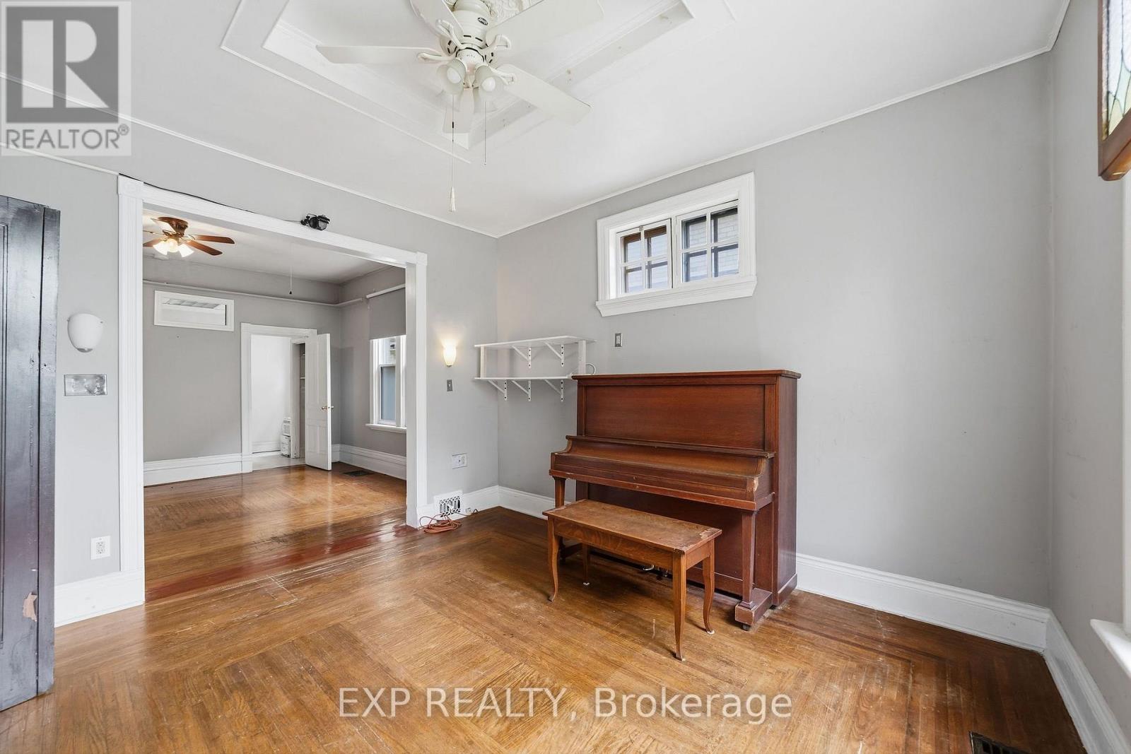 30 Springbank Drive, London South, Ontario  N6J 1E3 - Photo 2 - X13838440