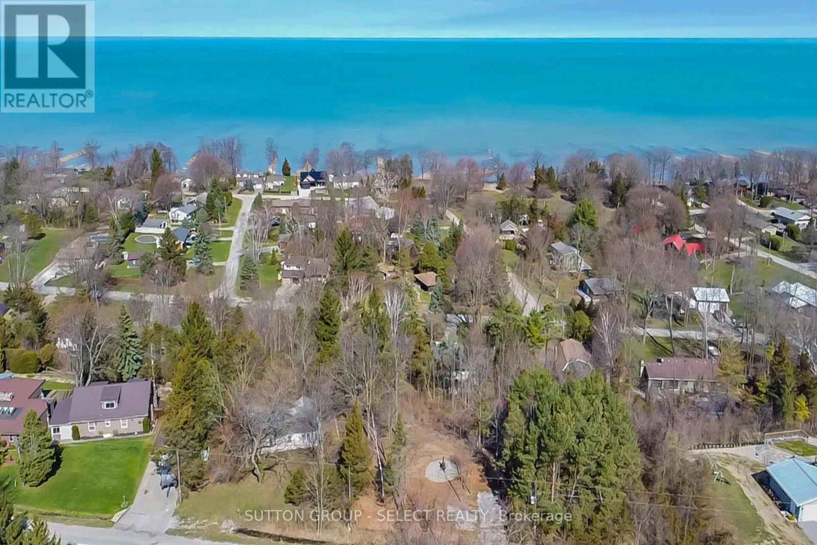 5 Huron View Avenue, Lambton Shores, Ontario  N0N 1J7 - Photo 7 - X13838464