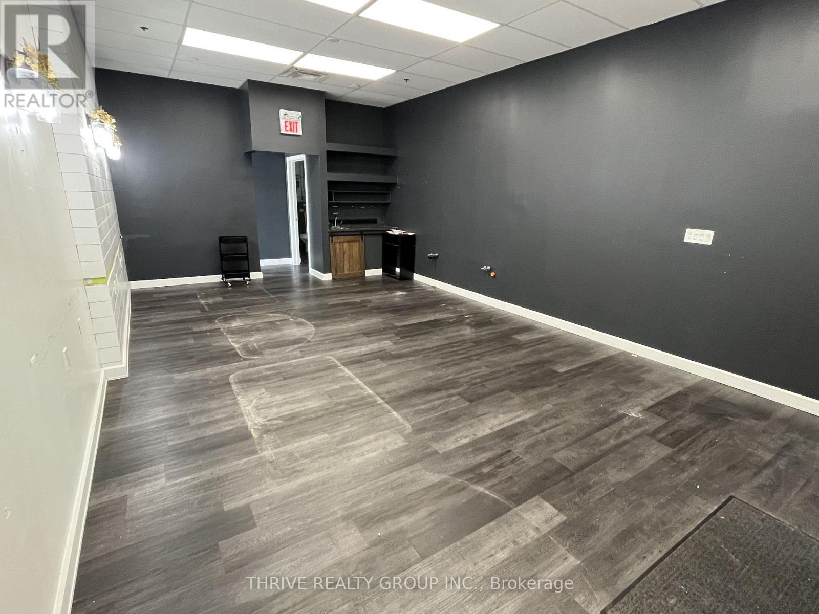 1 - 51 Front Street E, Strathroy-Caradoc, Ontario  N7G 1Y5 - Photo 4 - X13838486