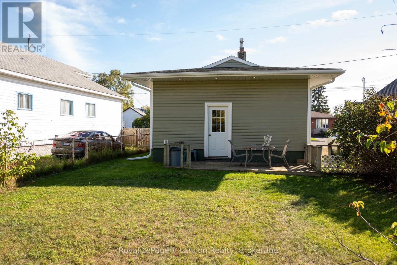 424 Merrill Street, Thunder Bay, Ontario  P7A 1E8 - Photo 3 - X13838500